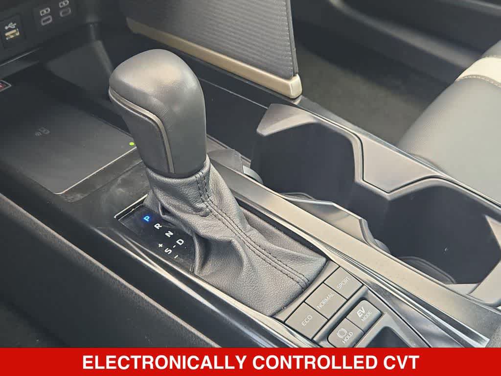 Used 2025 Toyota Camry SE FWD image 30