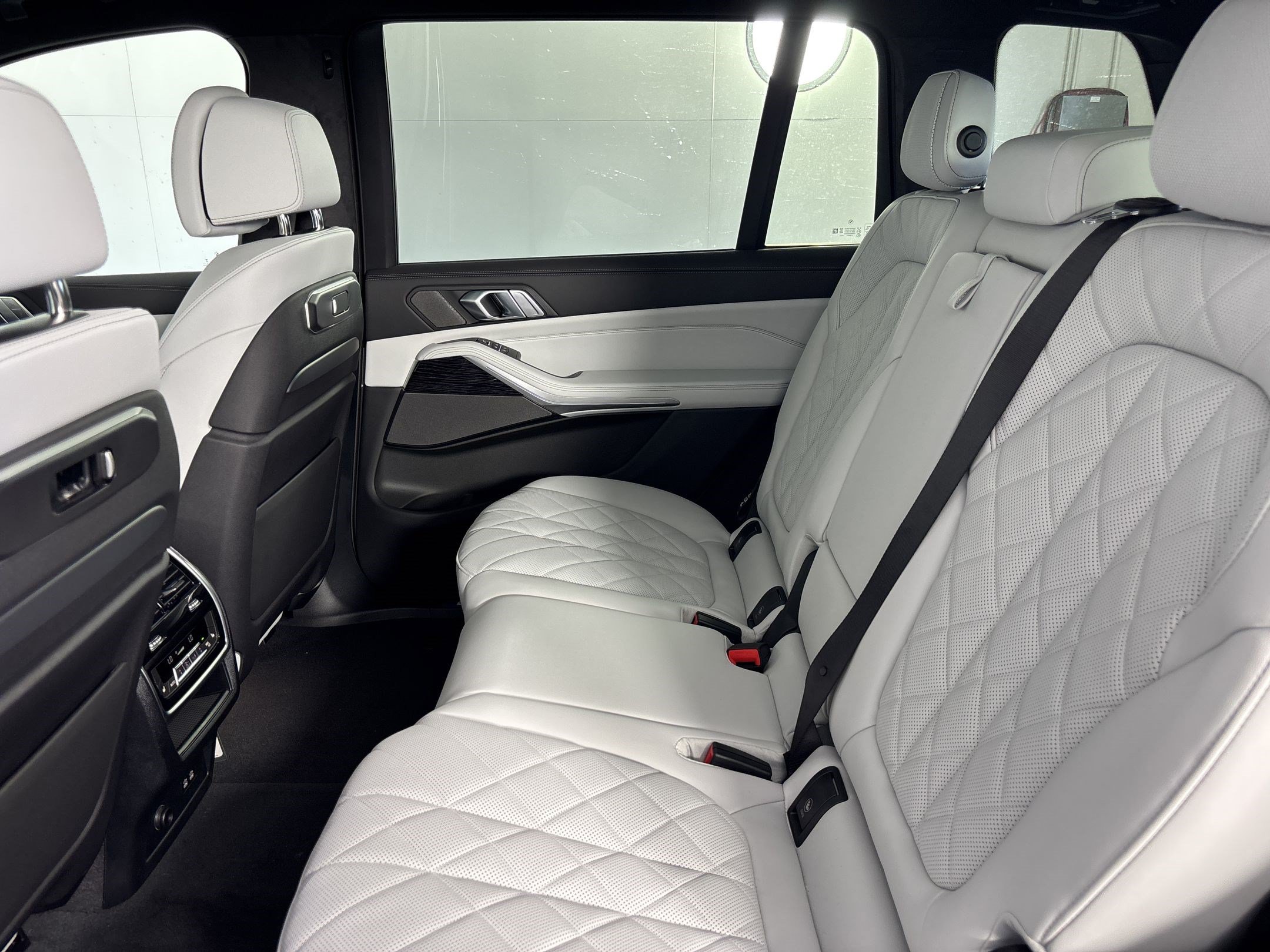 New 2027 BMW X7 xDrive40i w/ Executive Package AWD/4WD image 23