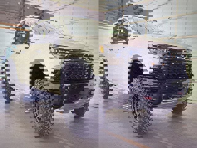 Used 2025 Chevrolet Silverado 1500 ZR2 AWD/4WD image 1