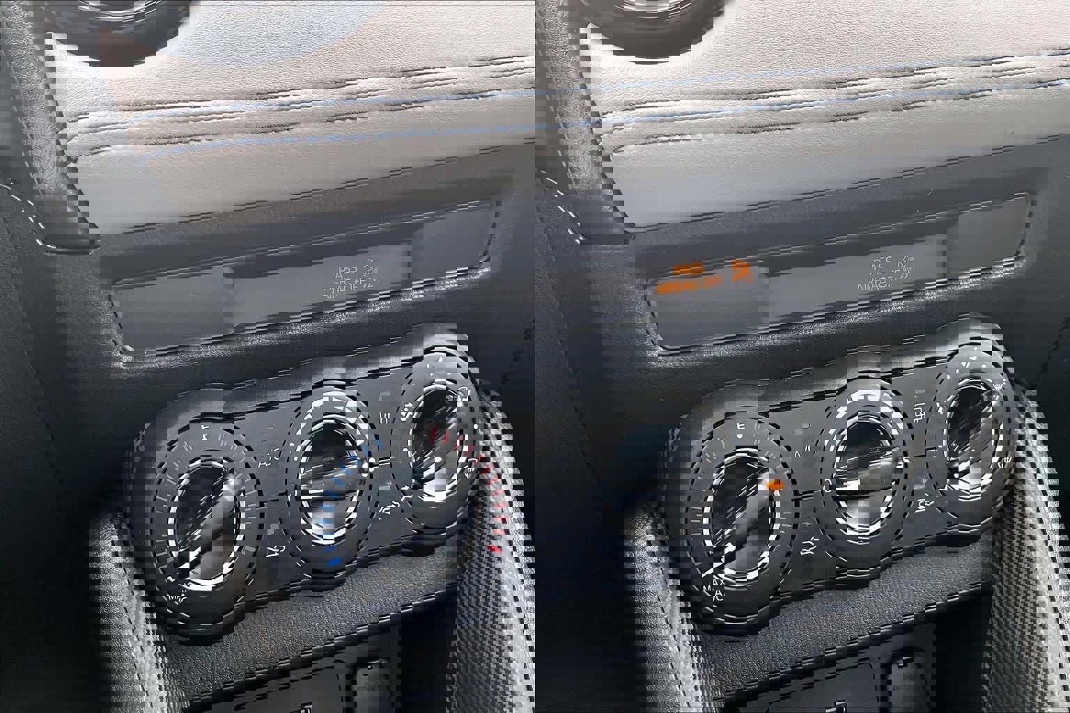 Used 2019 Toyota Yaris LE FWD image 33