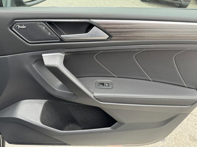 Certified 2023 Volkswagen Tiguan SEL R-Line image 31