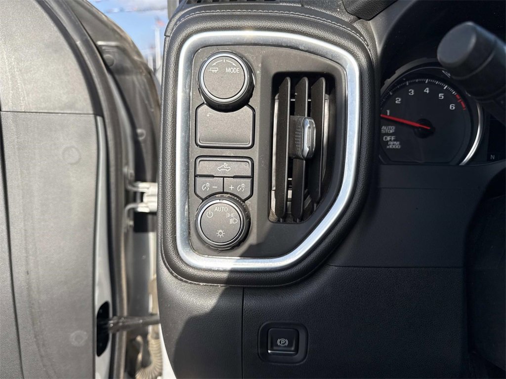 Used 2021 Chevrolet Silverado 1500 LT image 12