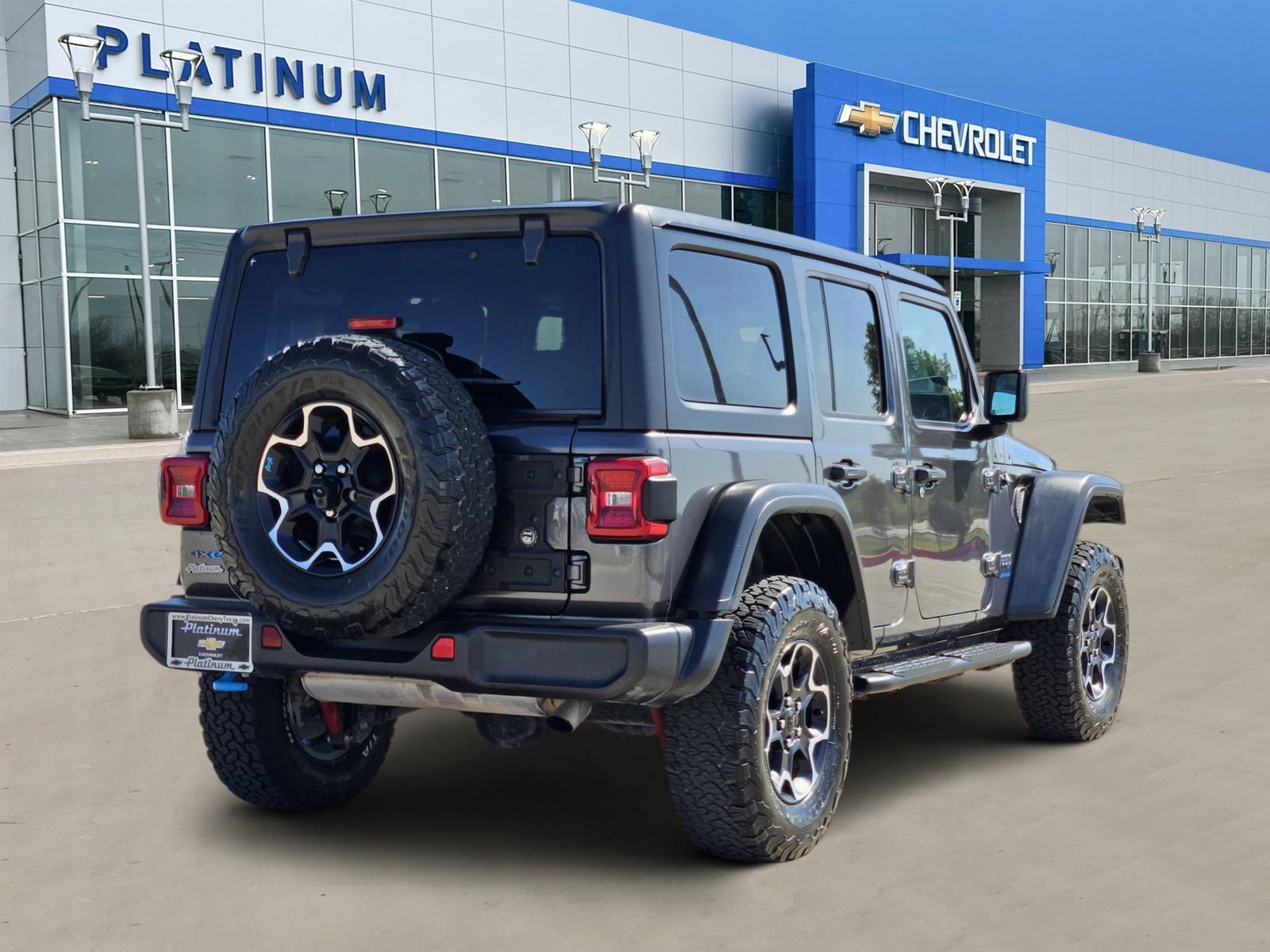 Used 2023 Jeep Wrangler Unlimited Rubicon 4xe AWD/4WD image 5