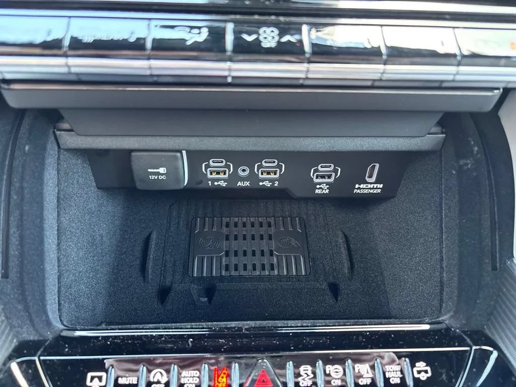 New 2026 Jeep Grand Wagoneer L Summit AWD/4WD image 17