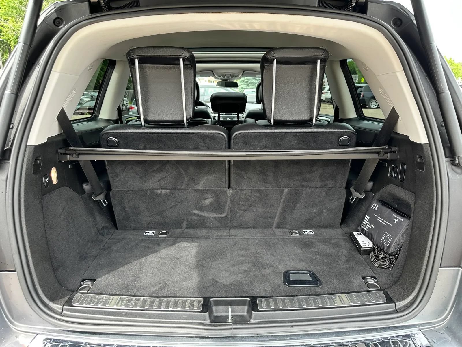 Used 2018 Mercedes-Benz GLS 550 4MATIC w/ Driver Assistance Package image 22