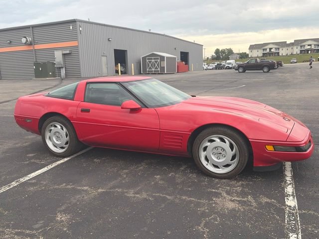 Used 1992 Chevrolet Corvette Coupe RWD image 3