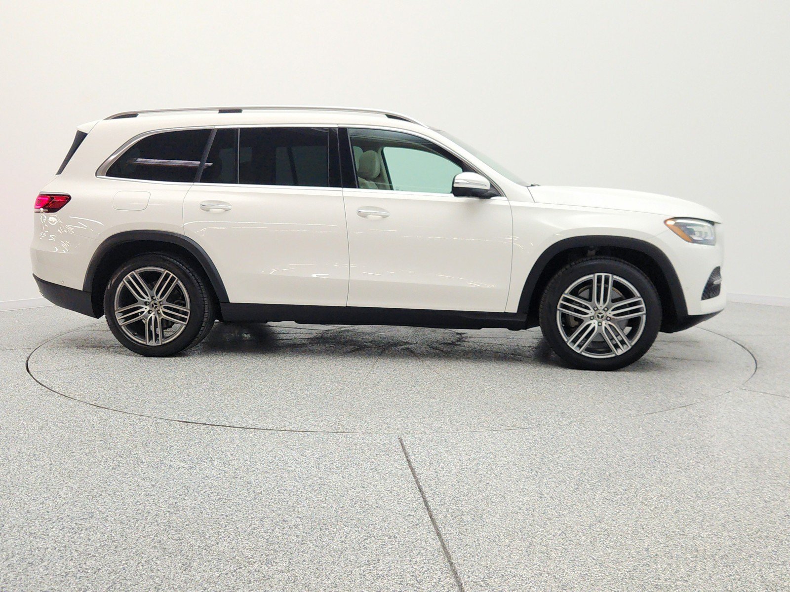 Certified 2023 Mercedes-Benz GLS 450 4MATIC image 4