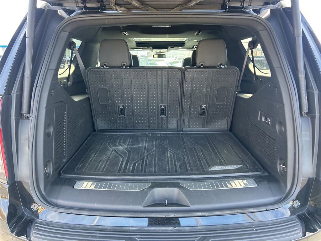 Used 2024 Chevrolet Suburban Z71 w/ Luxury Package AWD/4WD image 36