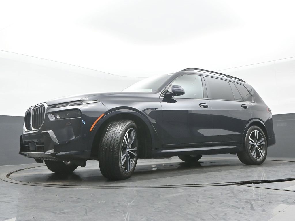 Used 2023 BMW X7 xDrive40i w/ Executive Package image 33