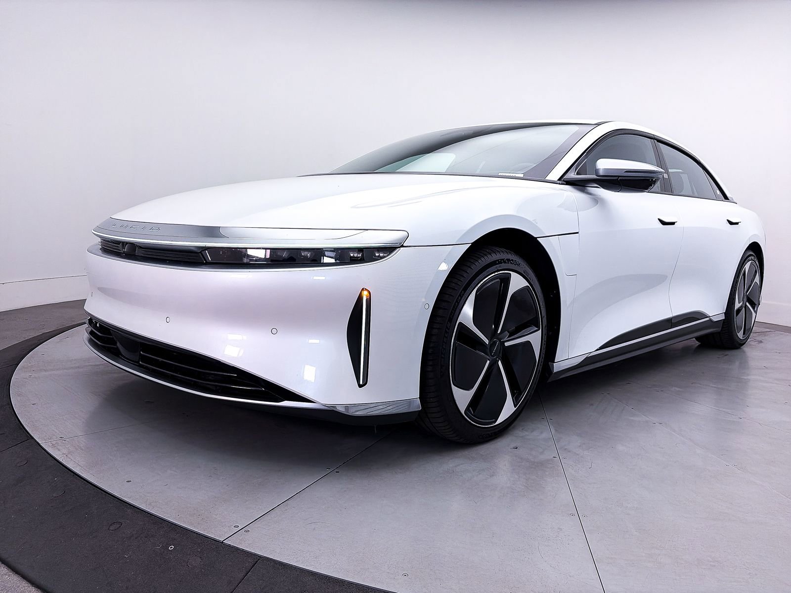 Used 2024 Lucid Air Grand Touring AWD/4WD image 14