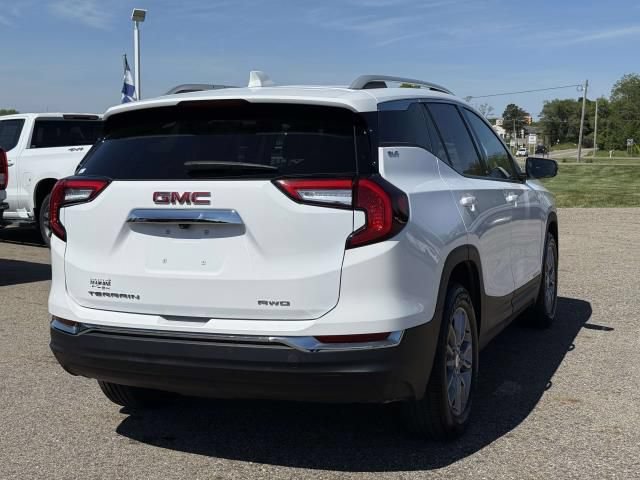Used 2024 GMC Terrain SLT AWD/4WD image 5