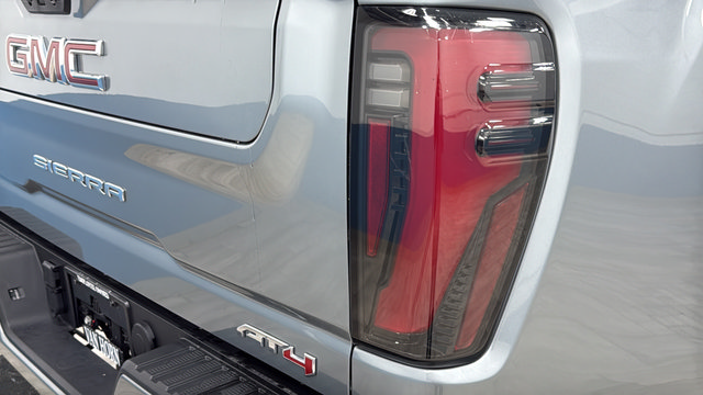 Used 2024 GMC Sierra 2500 AT4 w/ AT4 Premium Plus Package AWD/4WD image 42