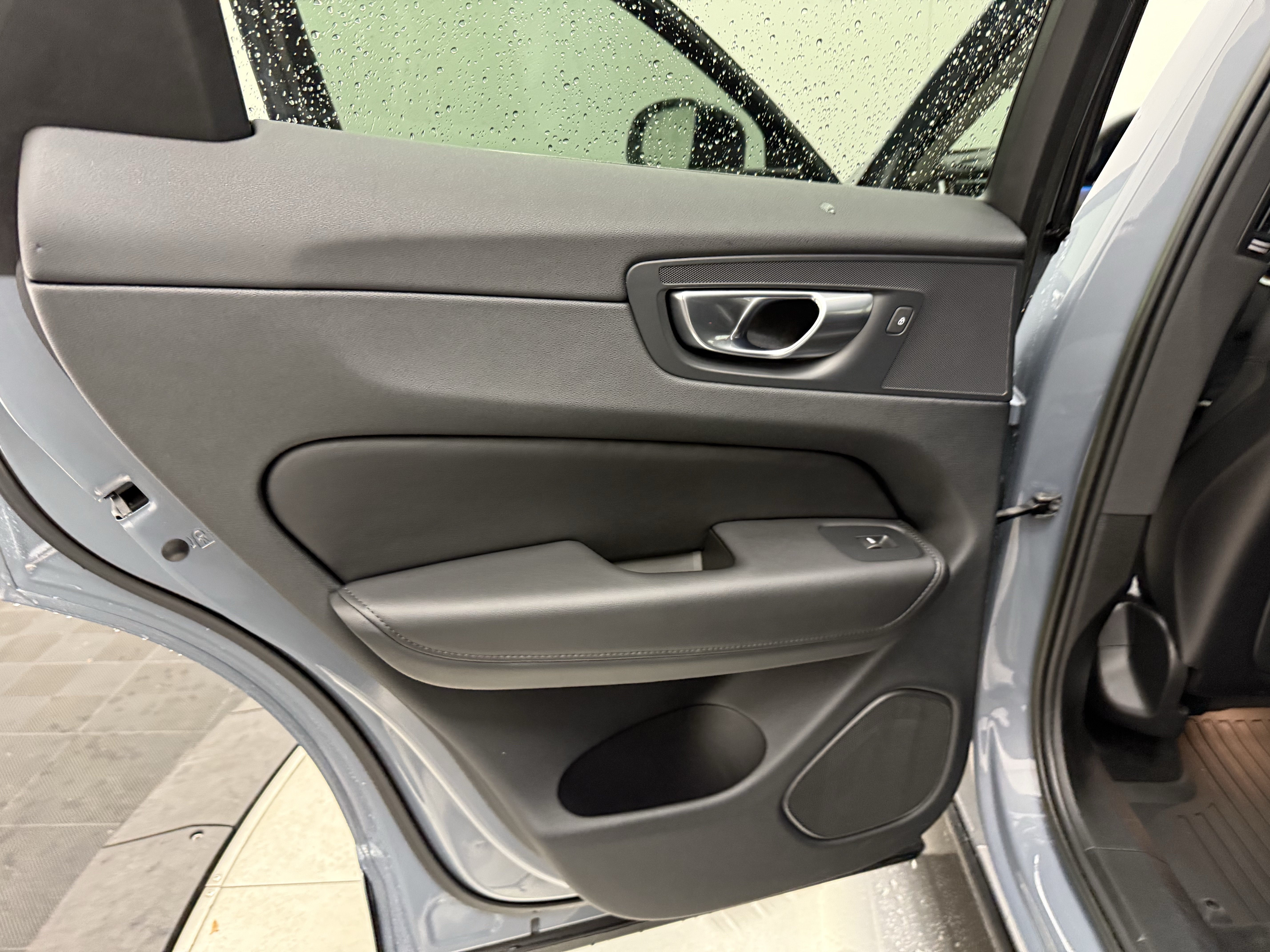 Certified 2023 Volvo XC60 B5 Plus w/ Climate Package FWD image 25