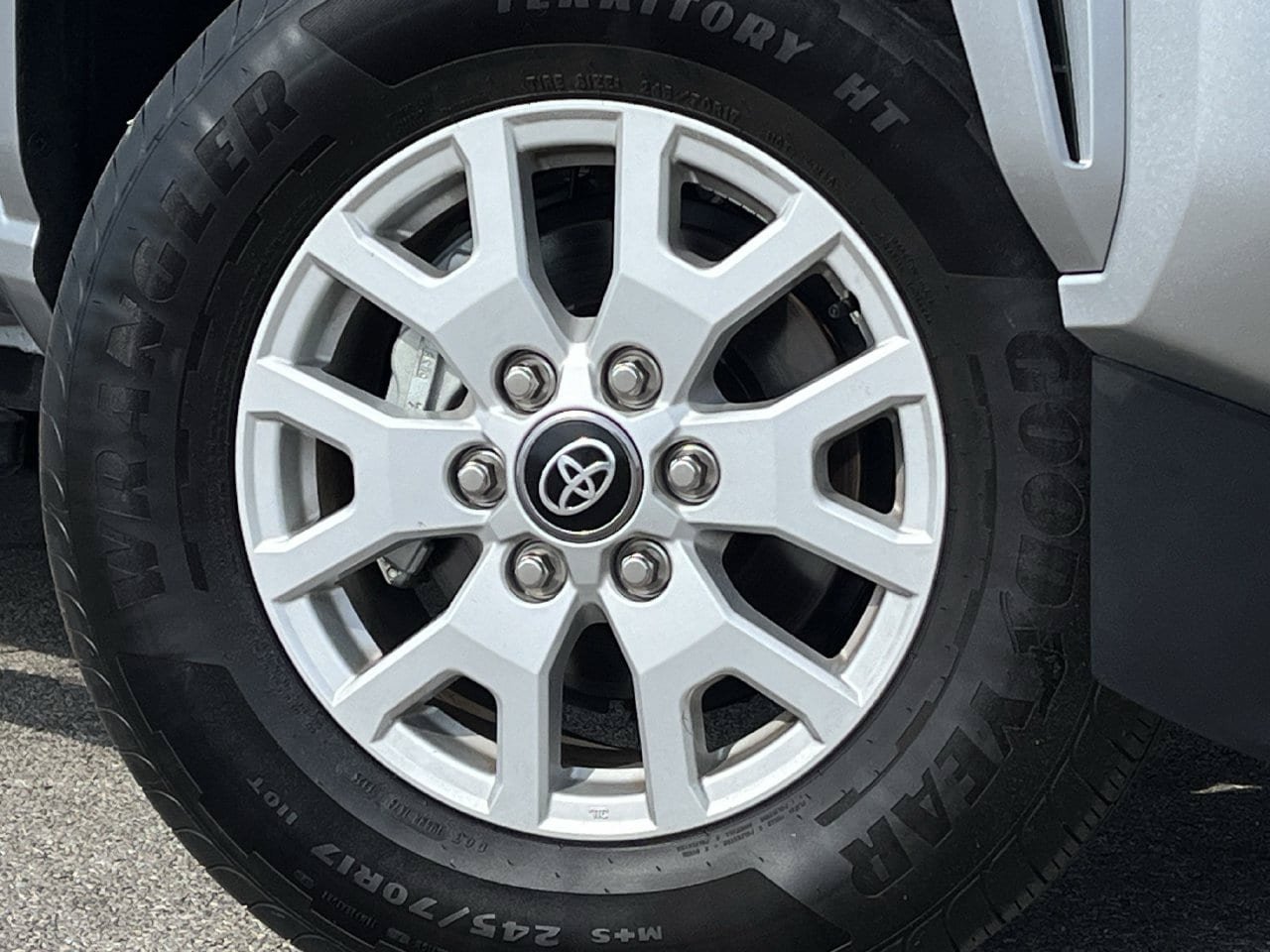 Used 2025 Toyota Tacoma SR5 RWD image 28