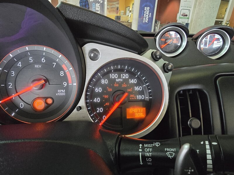 Used 2019 Nissan 370Z Roadster RWD image 18