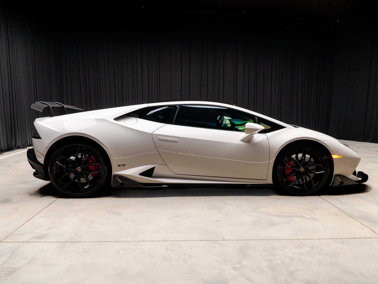 Used 2015 Lamborghini Huracan LP 610-4 image 17