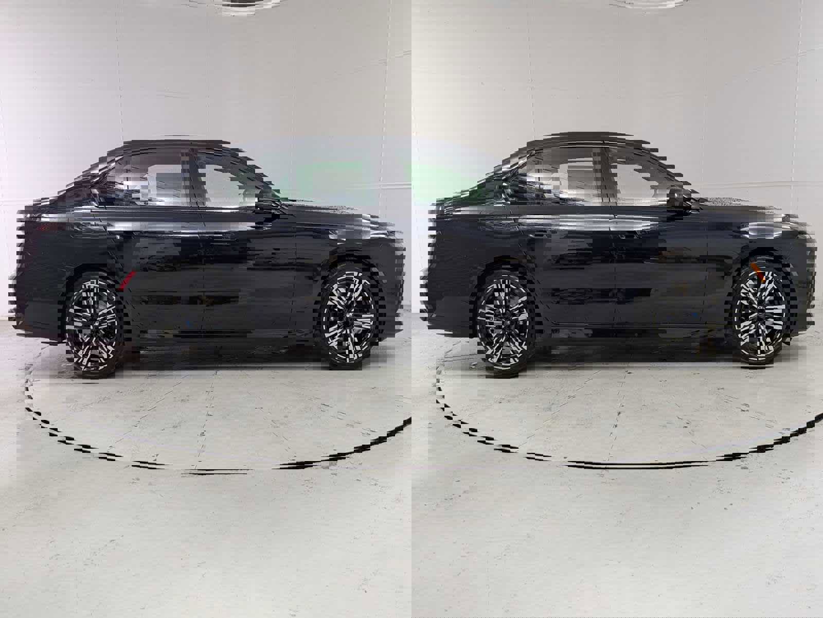 New 2025 BMW 760i xDrive w/ Executive Package image 7