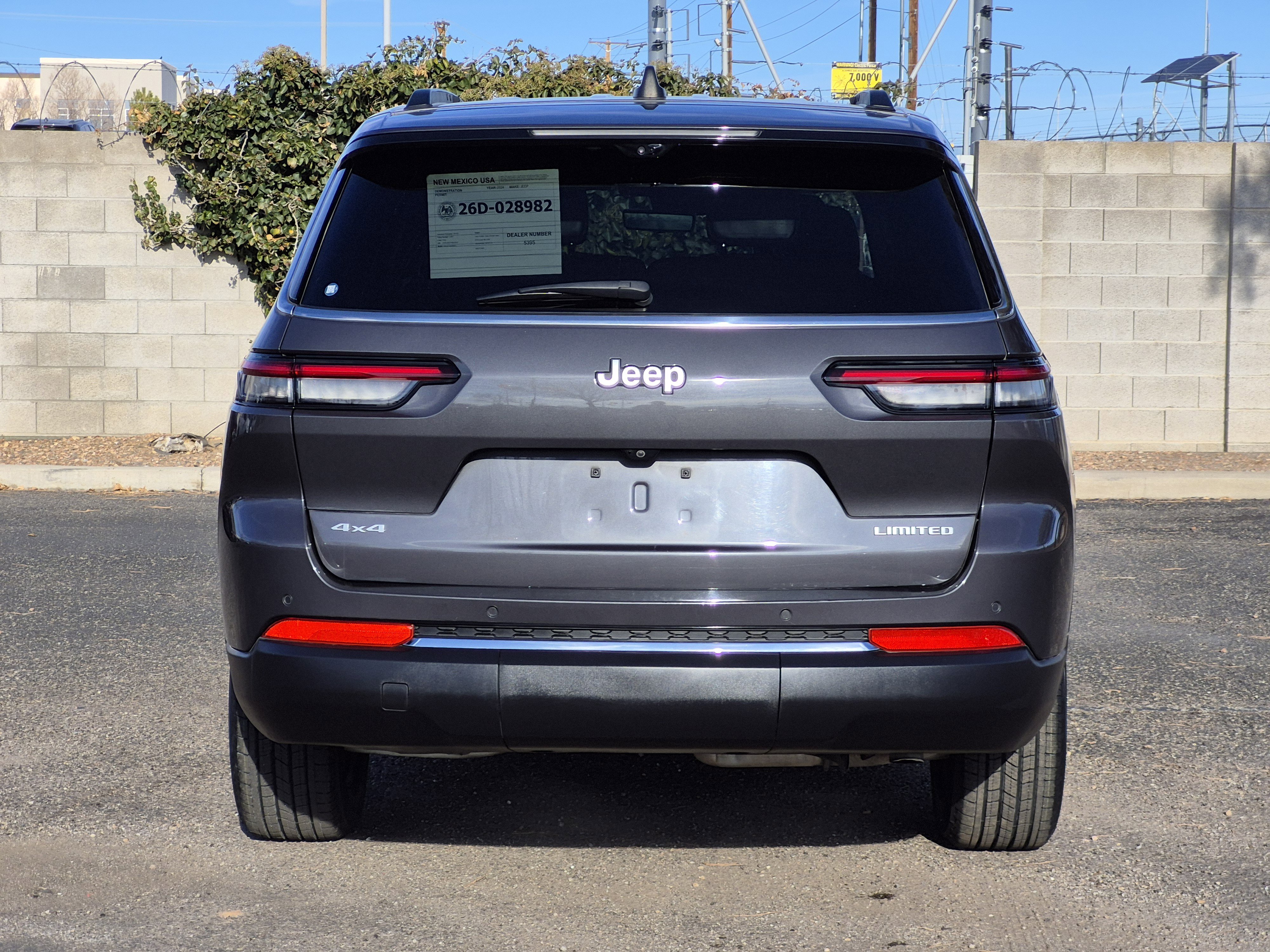 Used 2024 Jeep Grand Cherokee L Limited w/ Luxury Tech Group II image 6