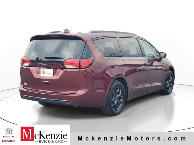 Used 2019 Chrysler Pacifica Touring-L Plus w/ Advanced Safetytec Group FWD image 4