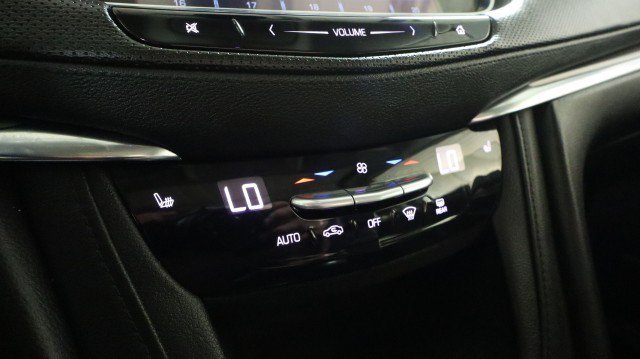 Used 2017 Cadillac XT5 Luxury w/ Driver Awareness Package AWD/4WD image 19