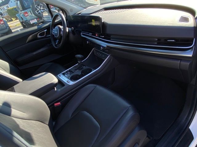 Used 2025 Kia Carnival SX w/ SX Dark Edition Package image 20