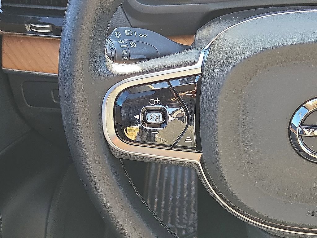 Certified 2025 Volvo XC90 B6 Ultra image 20