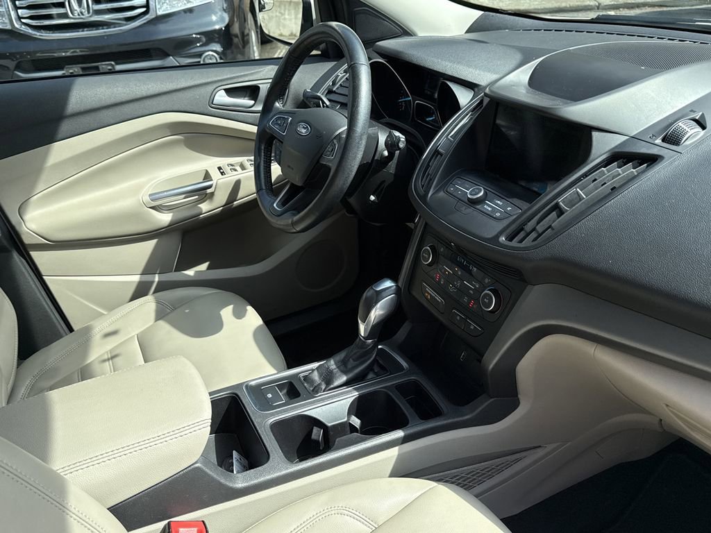 Used 2019 Ford Escape SEL image 26