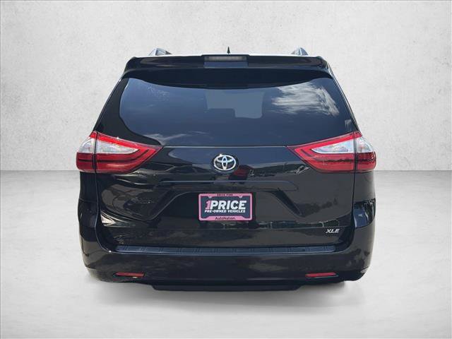 Used 2018 Toyota Sienna XLE FWD image 6