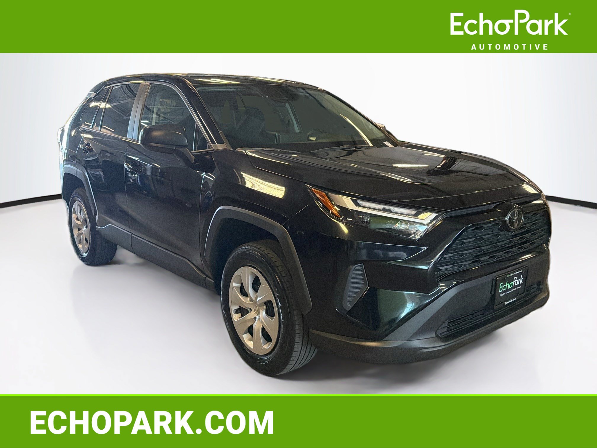 Used 2025 Toyota RAV4 LE AWD/4WD image 1