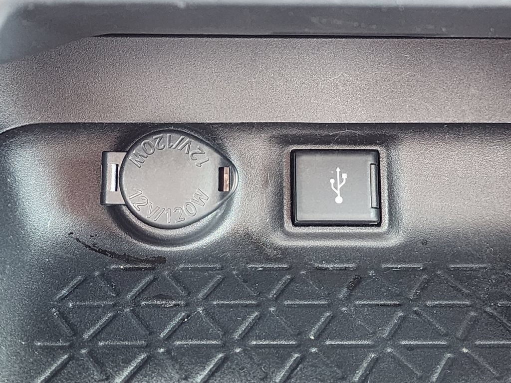 Used 2022 Toyota RAV4 XLE FWD image 24
