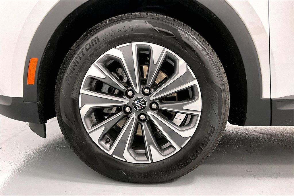 Used 2024 Buick Envision Preferred image 11