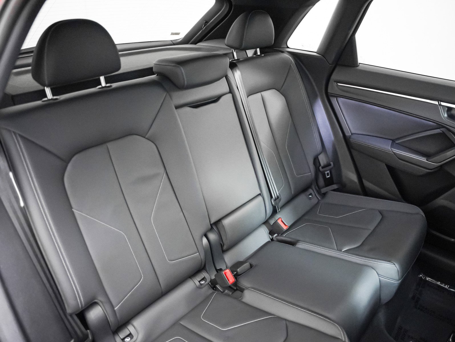 Certified 2023 Audi Q3 2.0T Premium w/ Black Optic Sport Package image 11