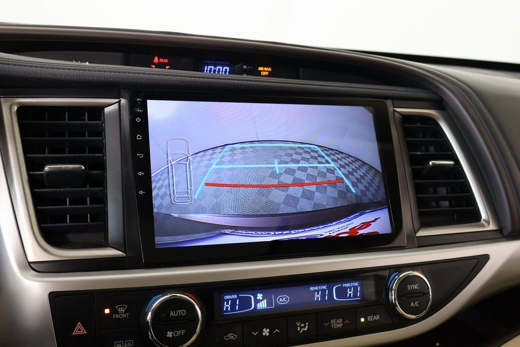 Used 2019 Toyota Highlander XLE image 6