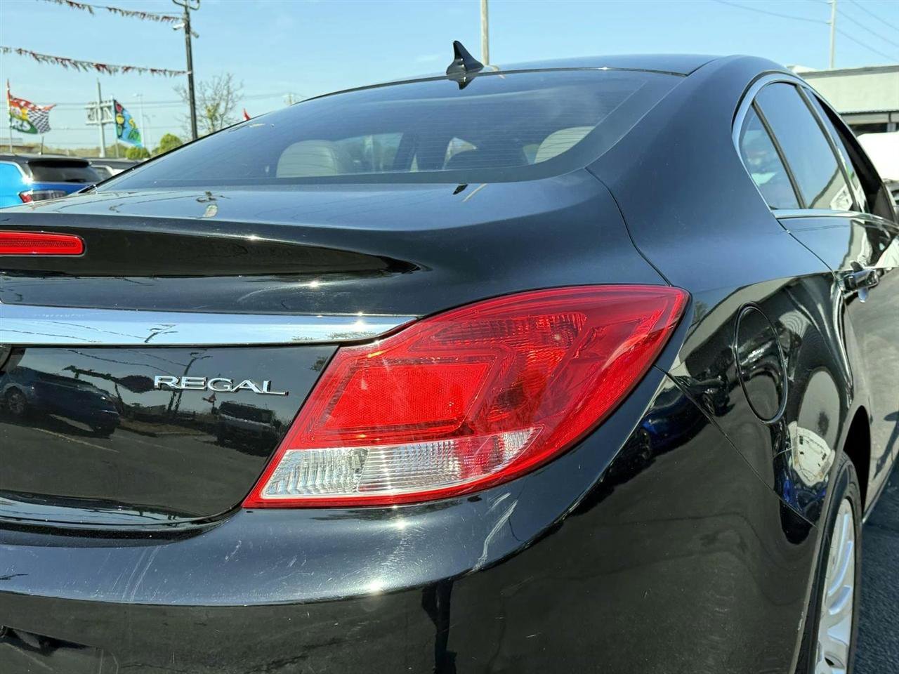 Used 2012 Buick Regal Leather FWD image 6