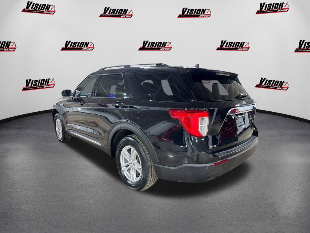 Used 2023 Ford Explorer XLT image 7