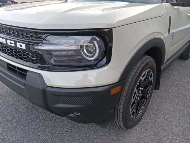 New 2025 Ford Bronco Sport Outer Banks image 9