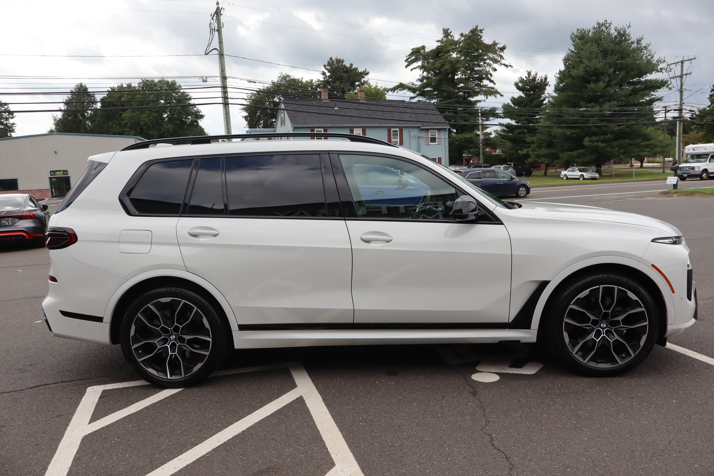 Used 2025 BMW X7 M60i AWD/4WD image 5