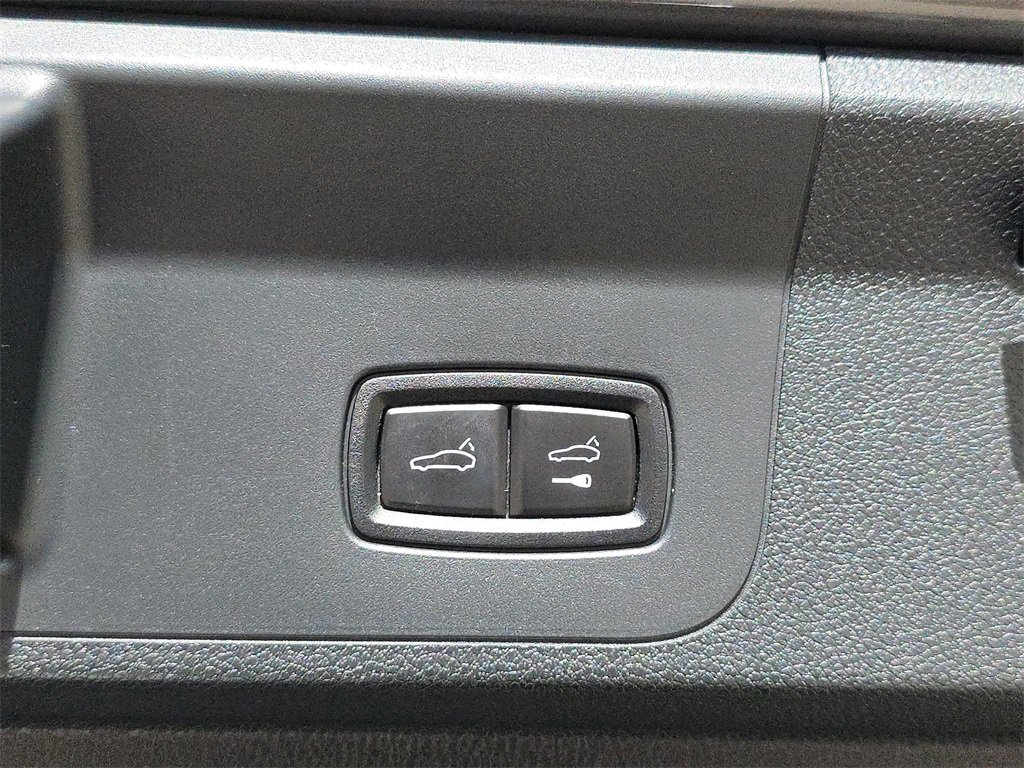 Used 2018 Porsche Panamera 4S image 17