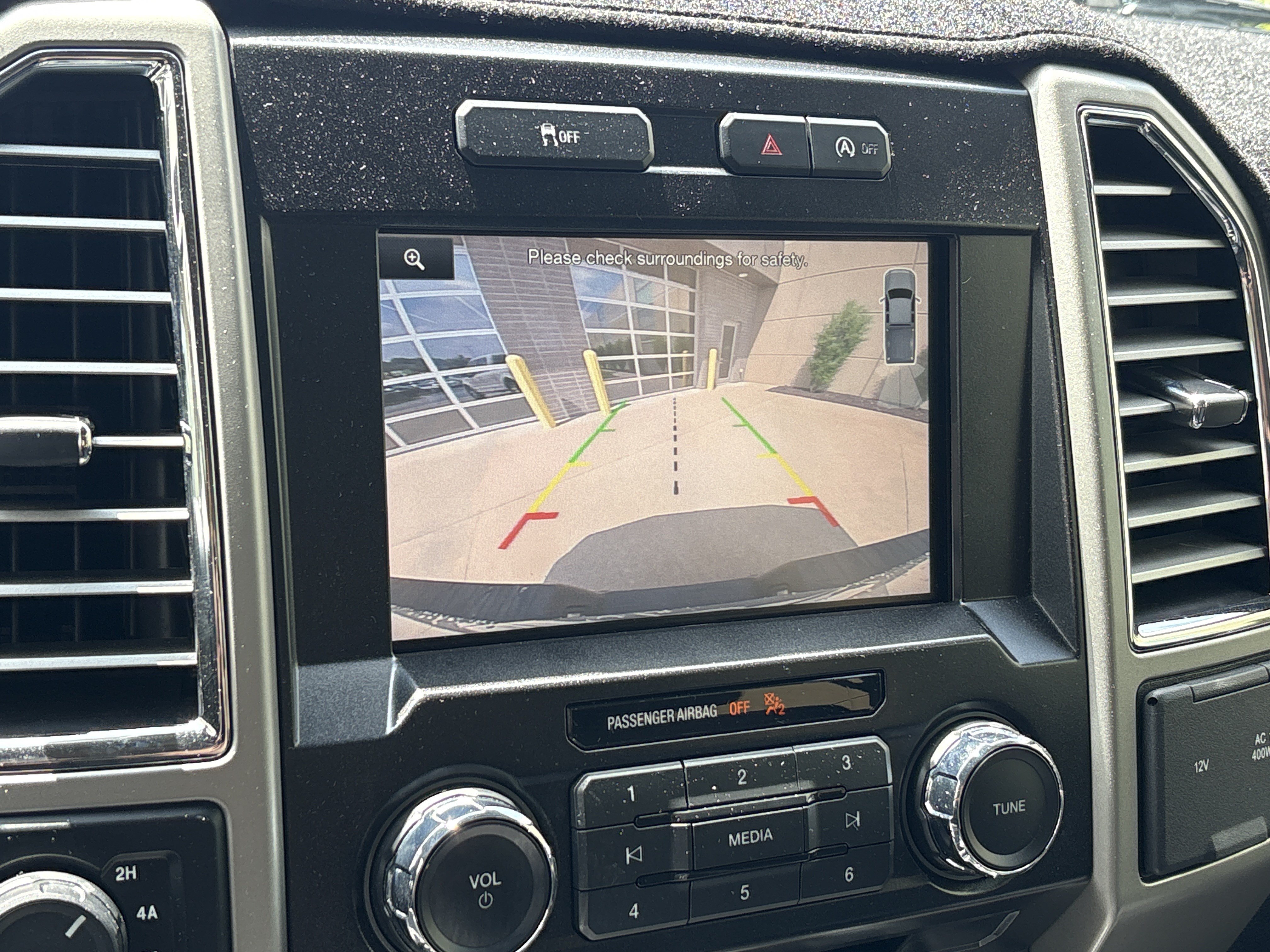 Used 2015 Ford F150 Lariat AWD/4WD image 23