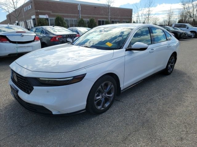 Used 2023 Honda Accord EX-L image 3