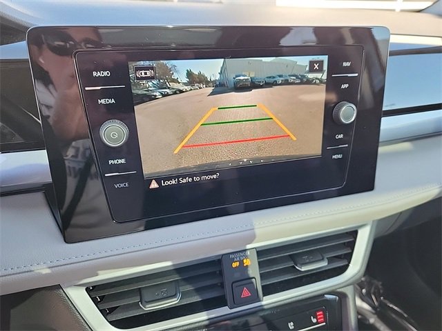 New 2025 Volkswagen Taos SEL image 16