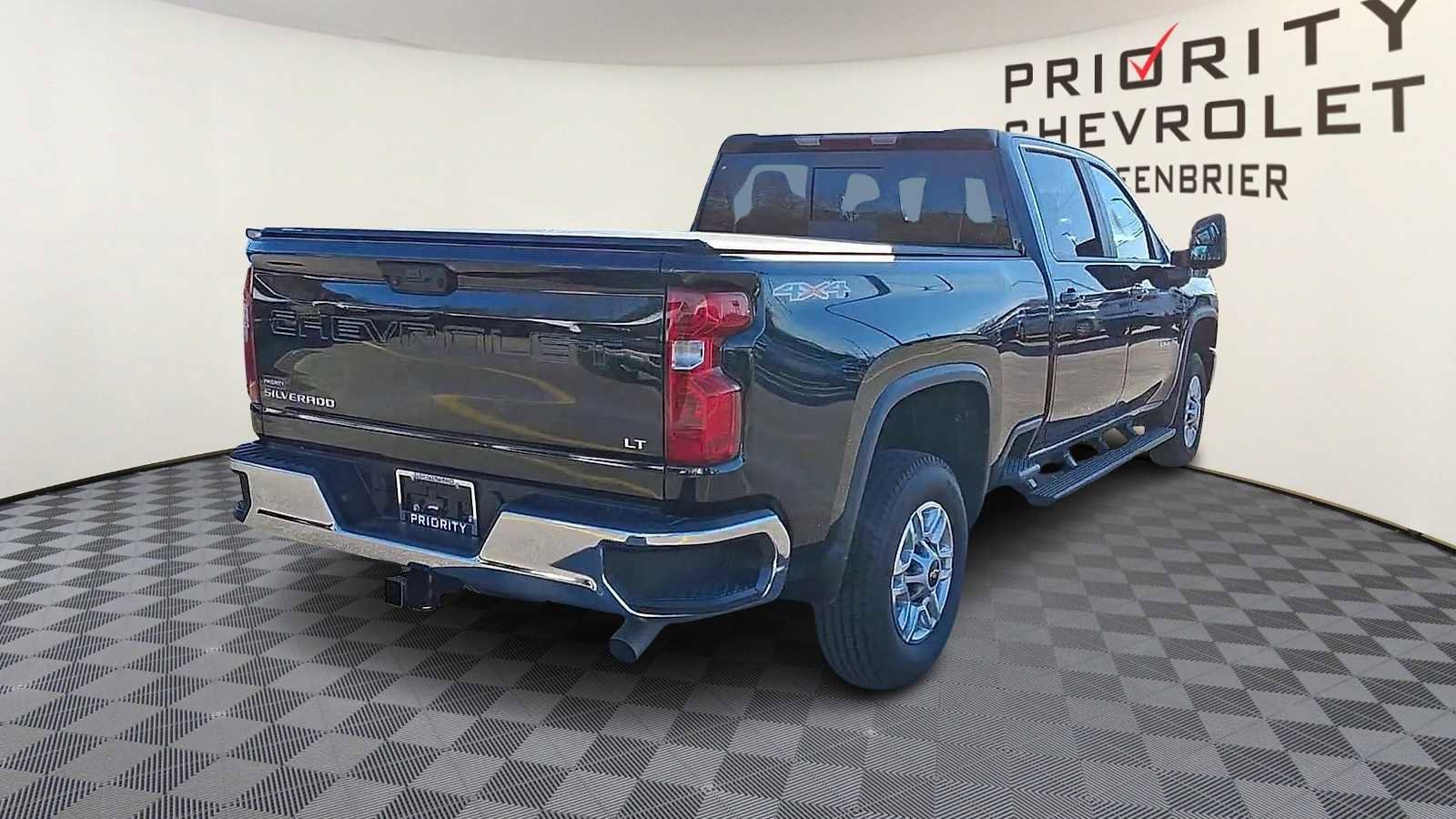 Used 2025 Chevrolet Silverado 2500 LT w/ Convenience Package image 8