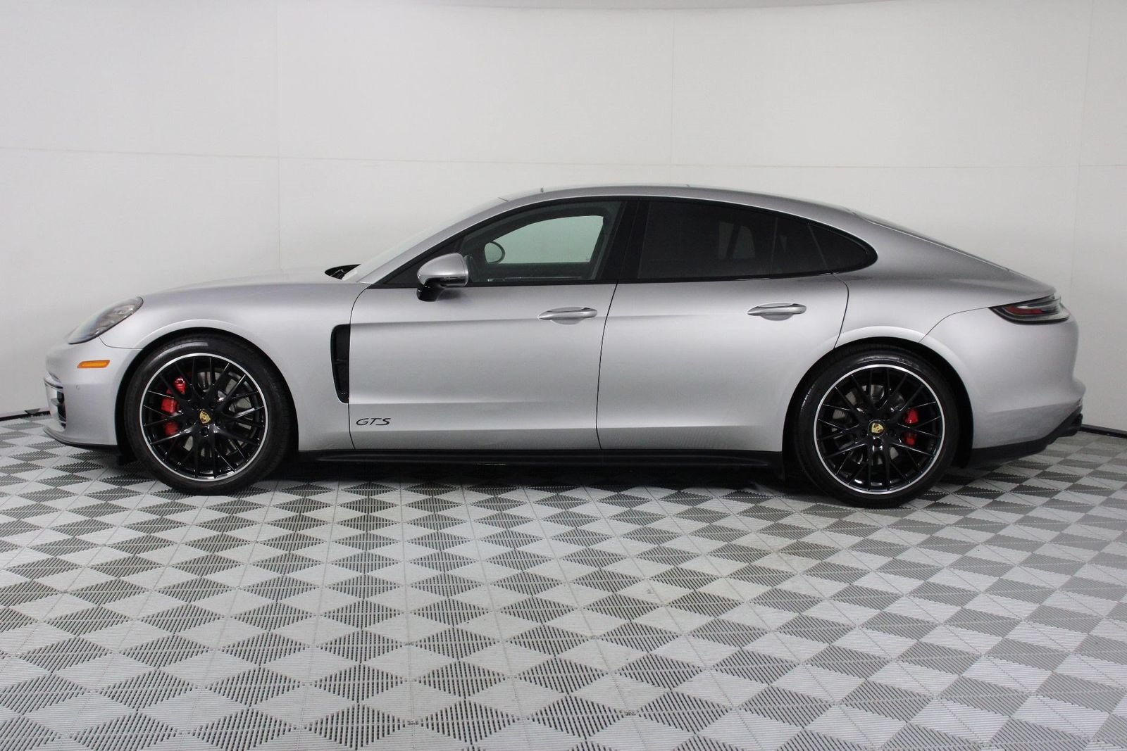 Certified 2023 Porsche Panamera GTS AWD/4WD image 2