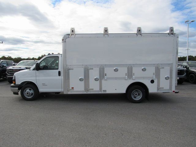 New 2025 GMC Savana 4500 w/ Power Convenience Package image 2