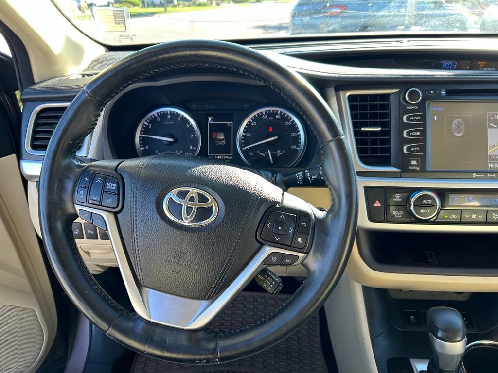 Used 2017 Toyota Highlander Limited Platinum AWD/4WD image 22