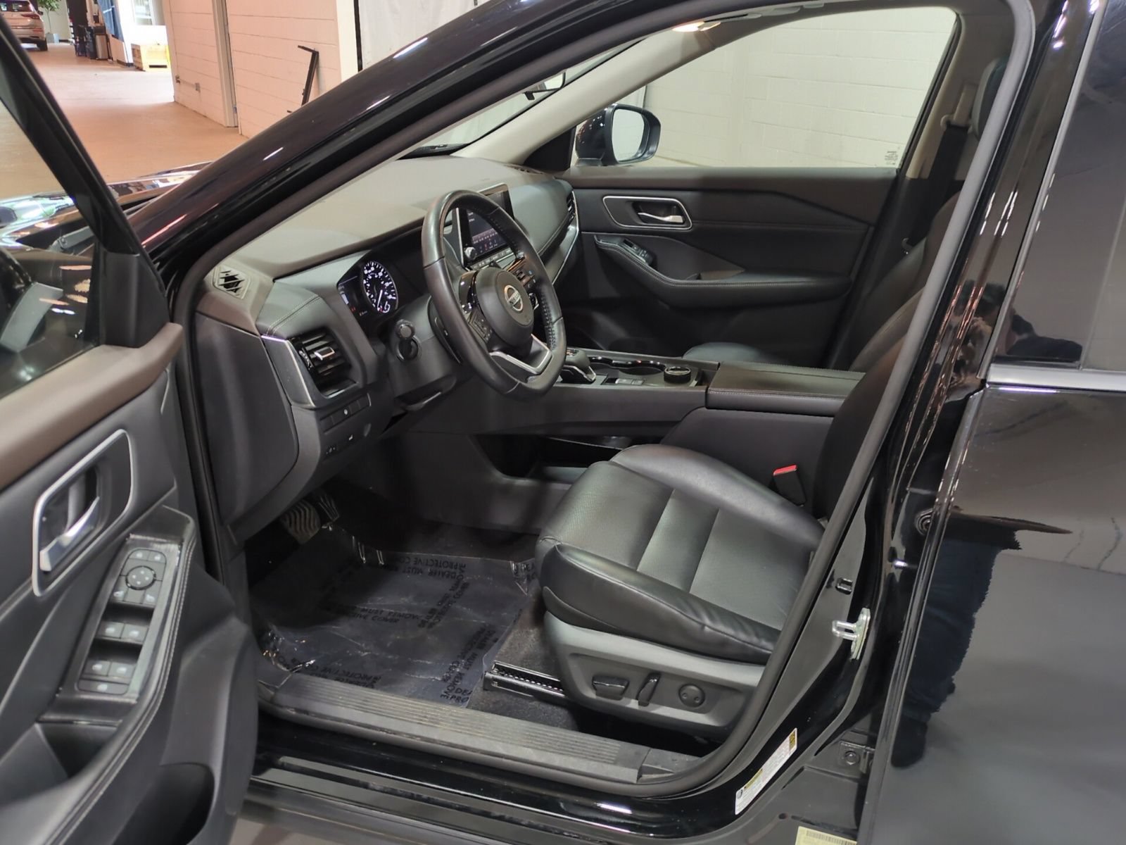 Used 2021 Nissan Rogue SV w/ Premium Package AWD/4WD image 16
