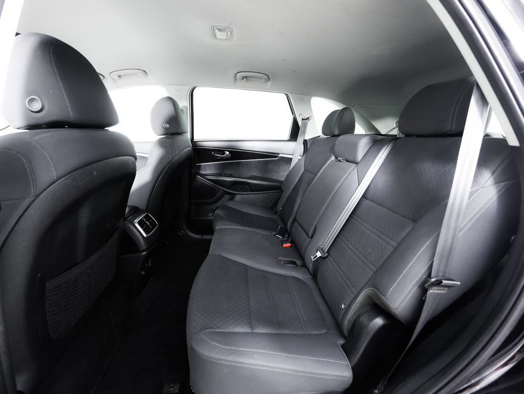 Used 2020 Kia Sorento LX AWD/4WD image 17