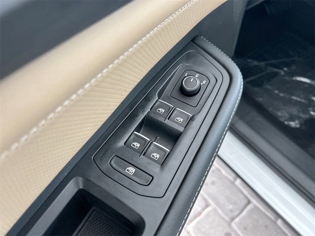 New 2026 Volkswagen Atlas Cross Sport SE image 12