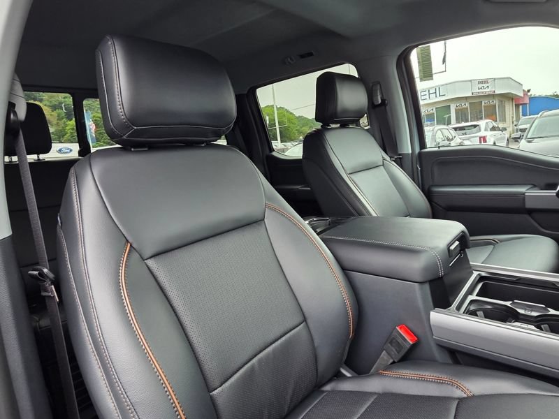 New 2026 Ford F250 Lariat w/ Black Appearance Package AWD/4WD image 18