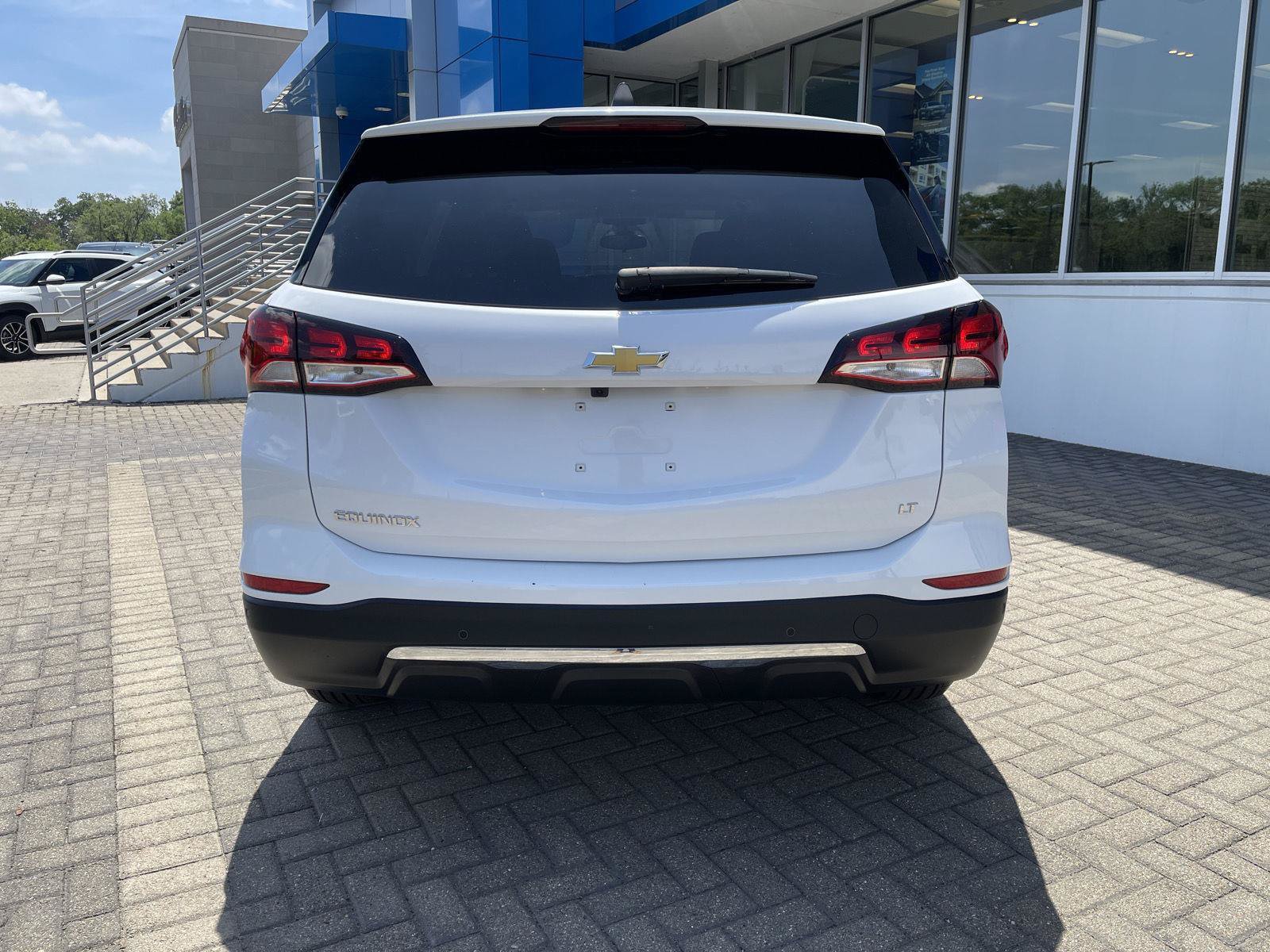 Used 2024 Chevrolet Equinox LT w/ LPO, Floor Liner Package FWD image 4